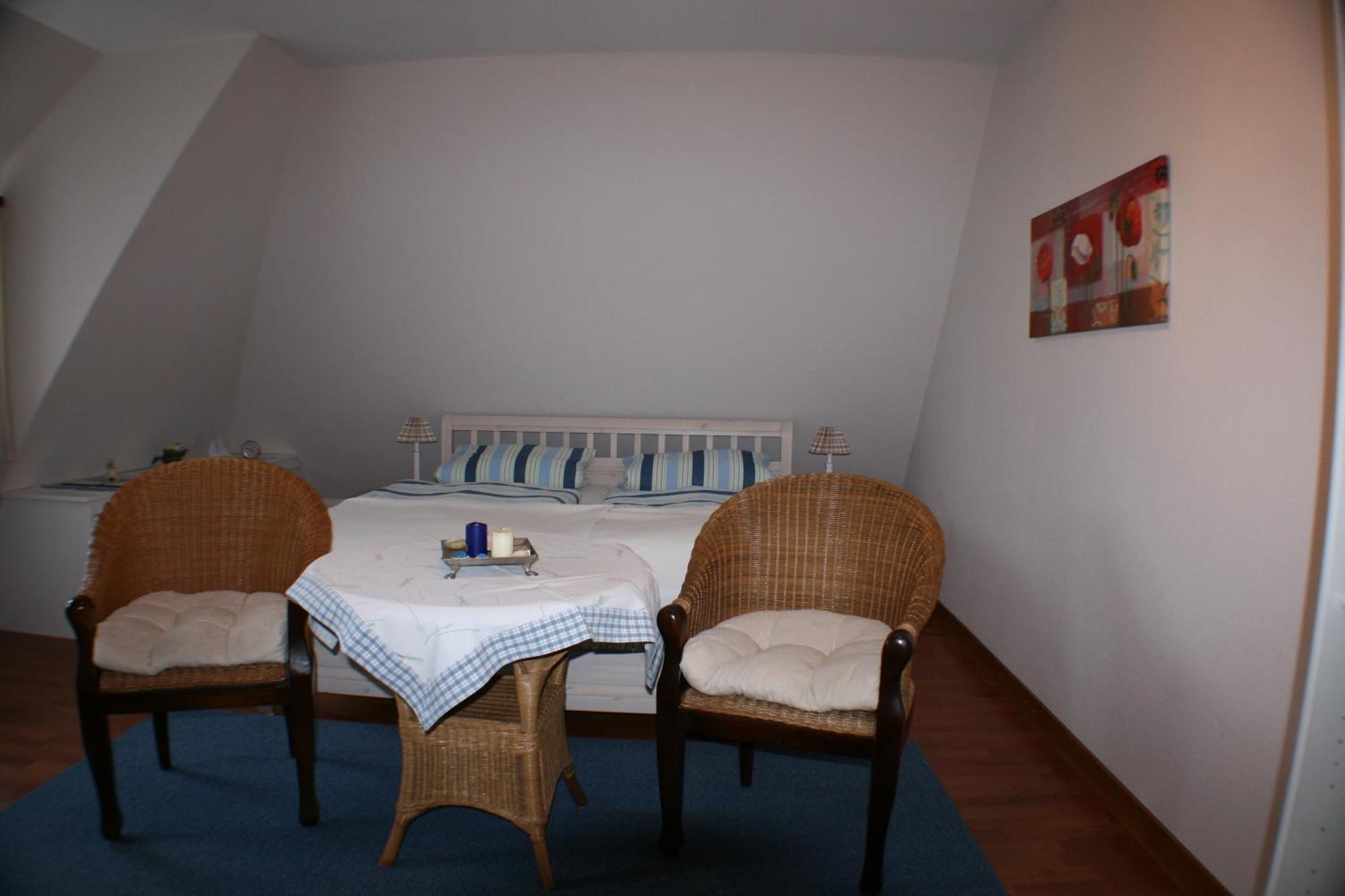 Ferienwohnungen Im Hotel Garni Zur Post Utersum Chambre photo